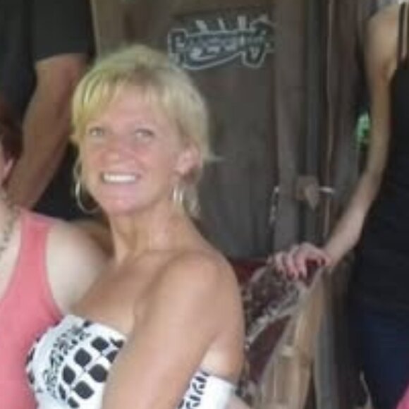 Meet your Posher, Pamela - Picture 1 of 1